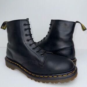 Vintage Dr. Martens Doc England MIE 1460 Black Greasy Leather 8 Eye Boots UK 9